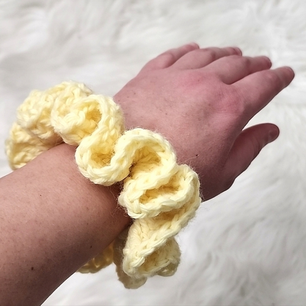 Handmade Textured Crocheted Scrunchies Ponytail Holder Hair Tie Set Of 4 - New - Picture 9 of 11